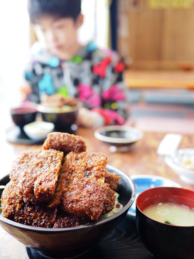 志をじのソースカツ丼