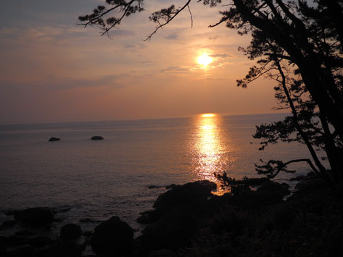 種差海岸の朝日