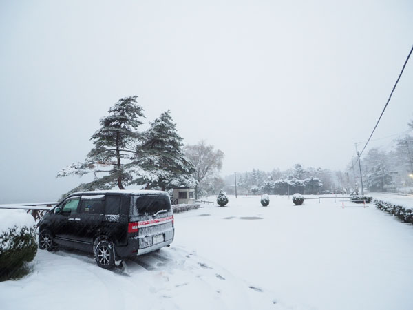 山中湖の雪2